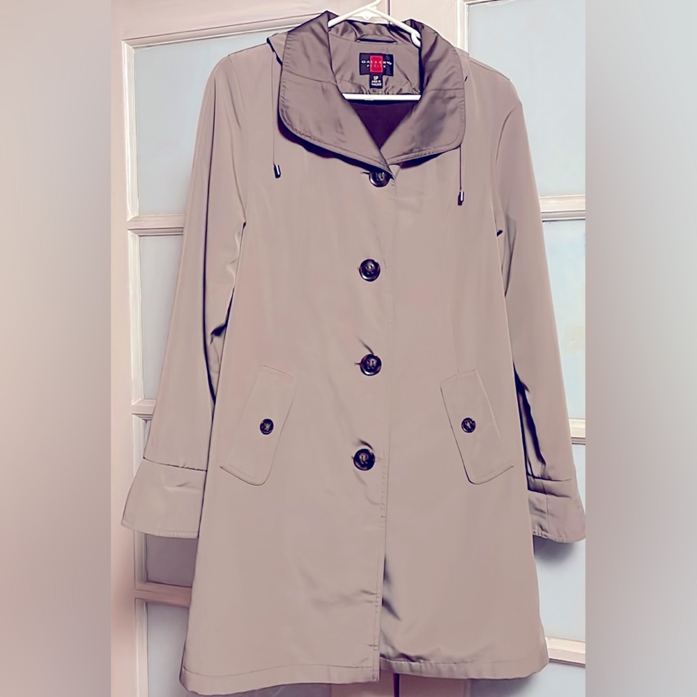 Gallery Petite hooded rain coat with detachable lining Small